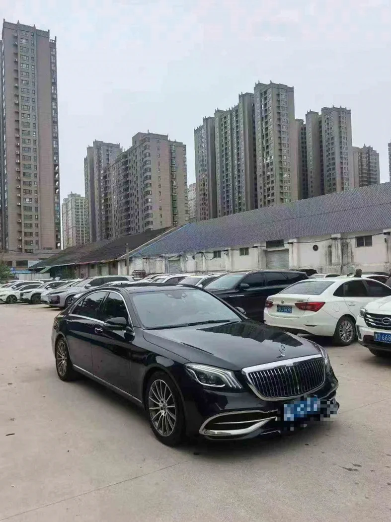 奔驰S 正面外观二