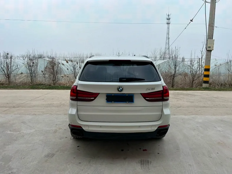 宝马X5 驾驶室