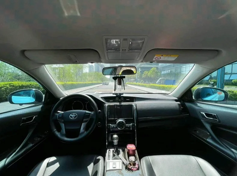 丰田锐志 后面外观一