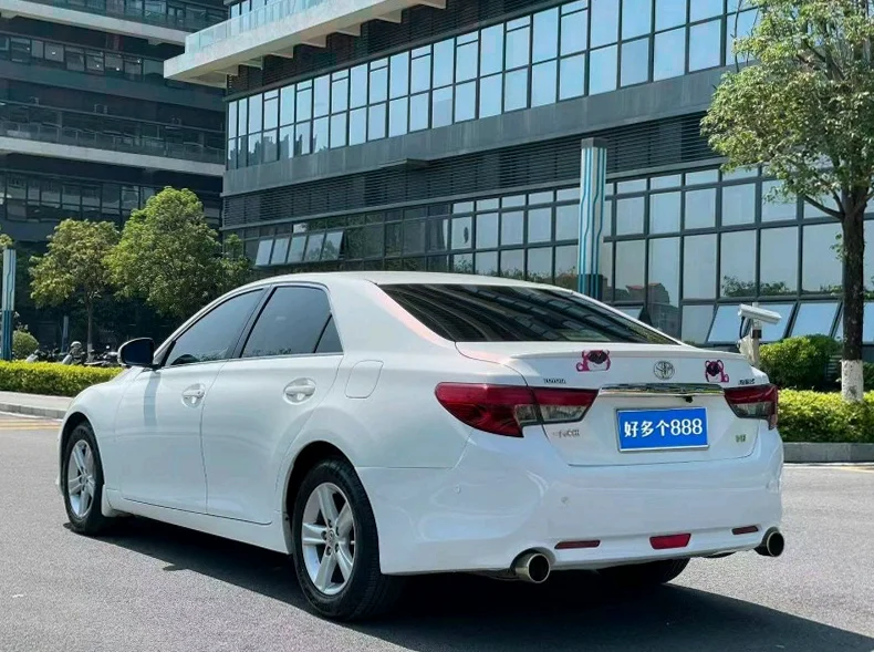 丰田锐志 内饰前排