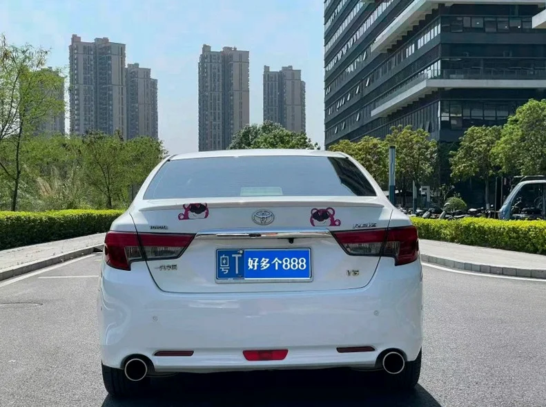 丰田锐志 后面外观三