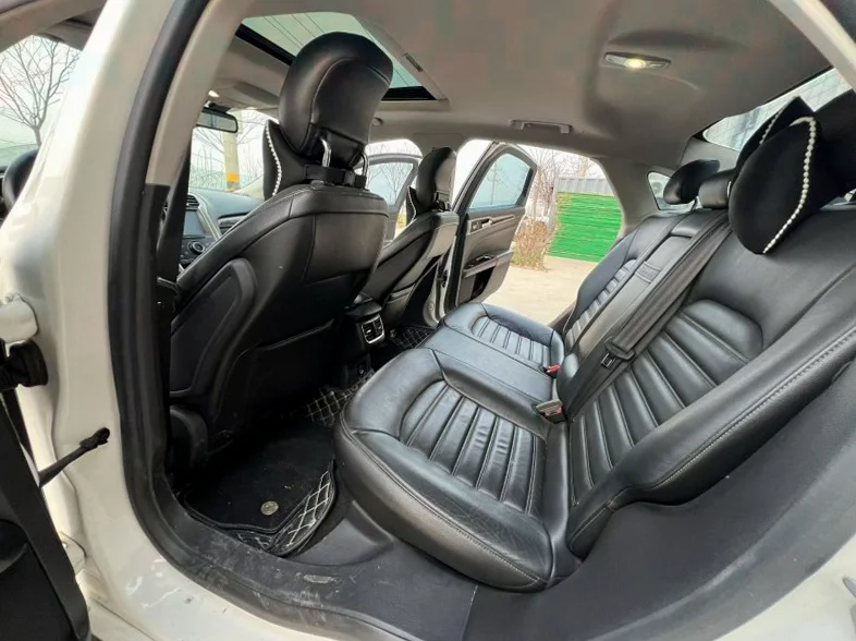 福特蒙迪欧 后面外观三