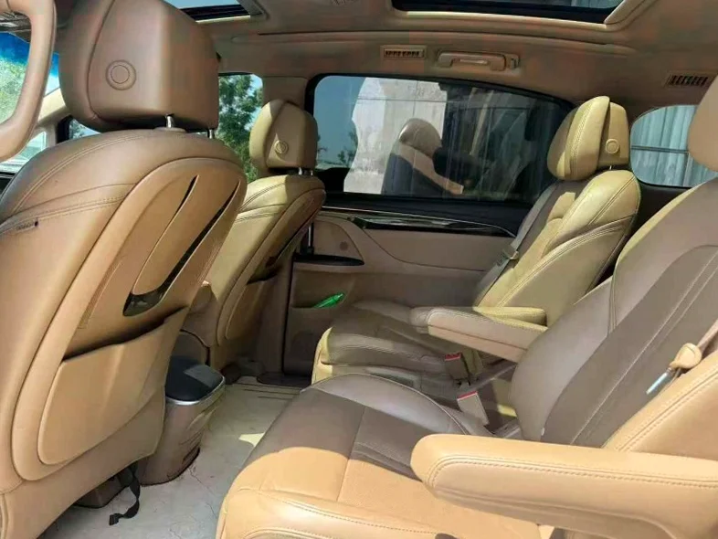 别克GL8 后面外观二