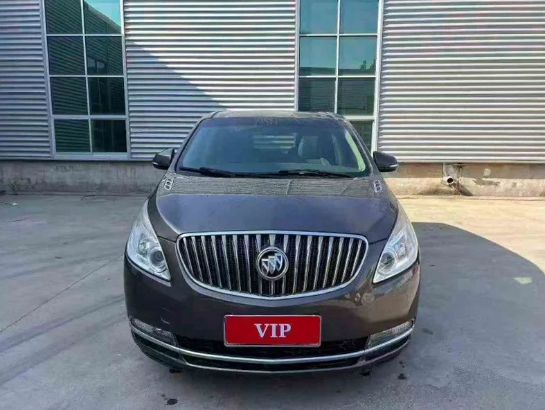 16年别克GL8 2.4L自动高配