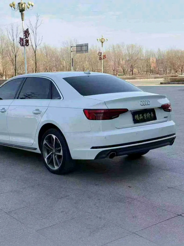 奥迪A4L 后面外观三
