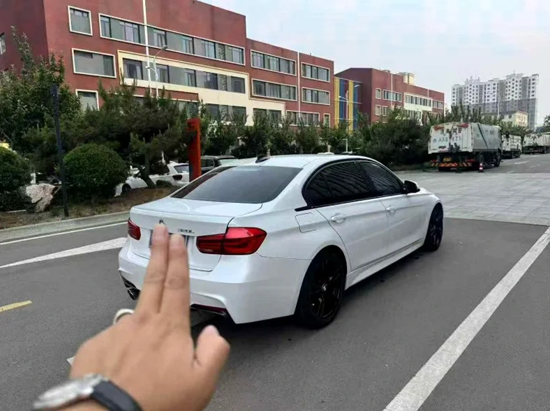 保时捷卡宴 后面外观三