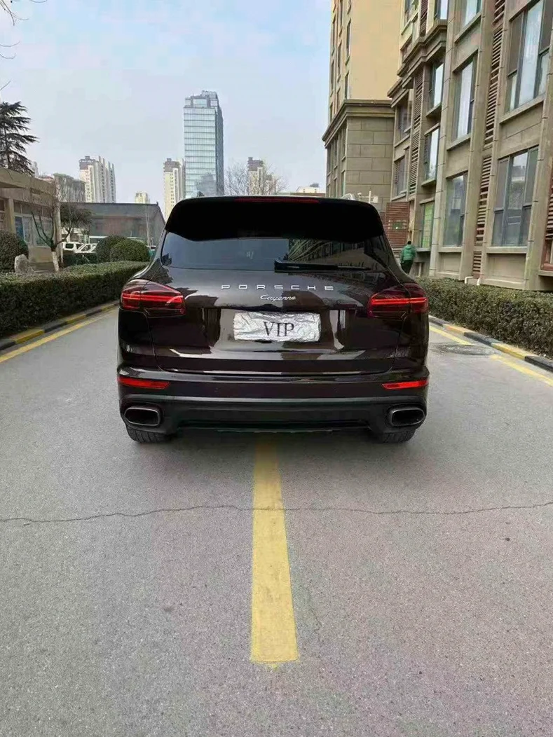 保时捷卡宴 内饰后排