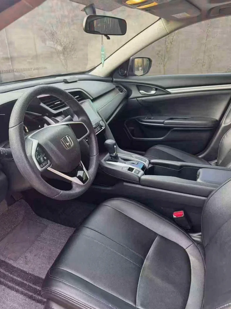 本田思域 后面外观二