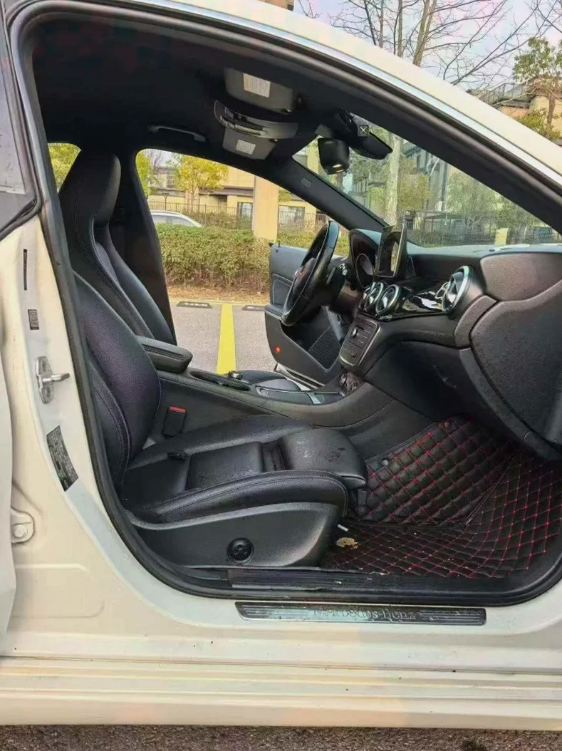 奔驰CLA 后面外观二