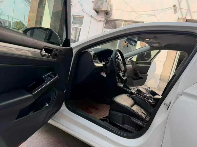 大众凌渡 后面外观一