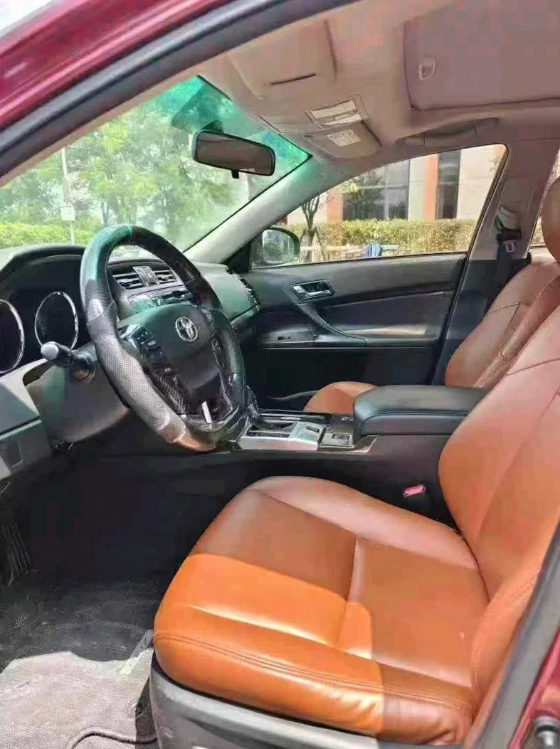 丰田锐志 后面外观一