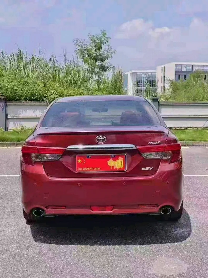 丰田锐志 后面外观三