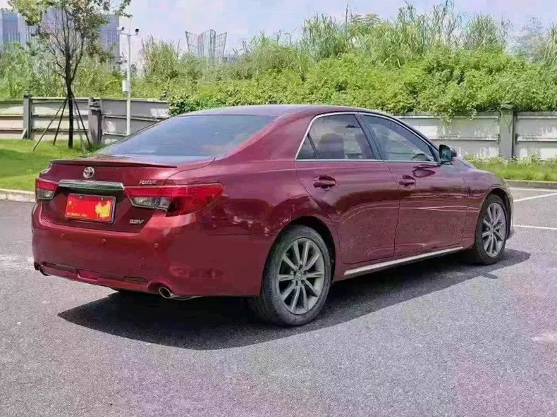 丰田锐志 内饰前排