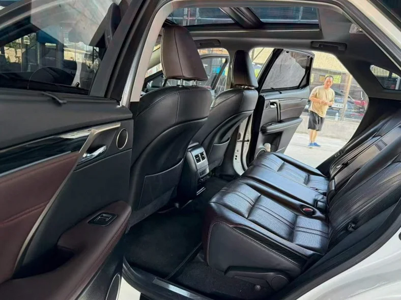 雷克萨斯RX 内饰后排