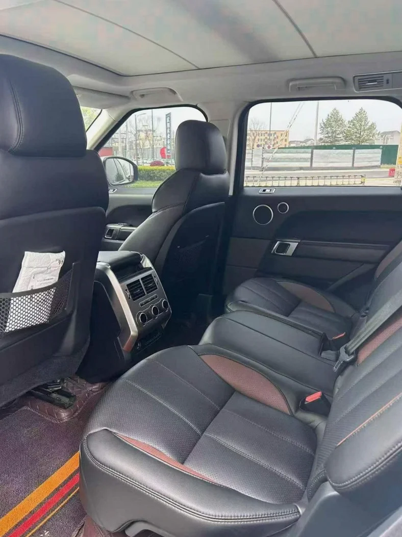 路虎揽胜运动 内饰前排