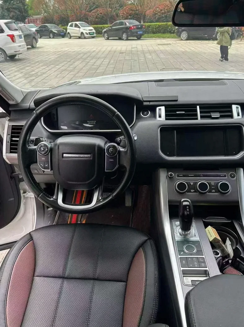 路虎揽胜运动 后面外观二