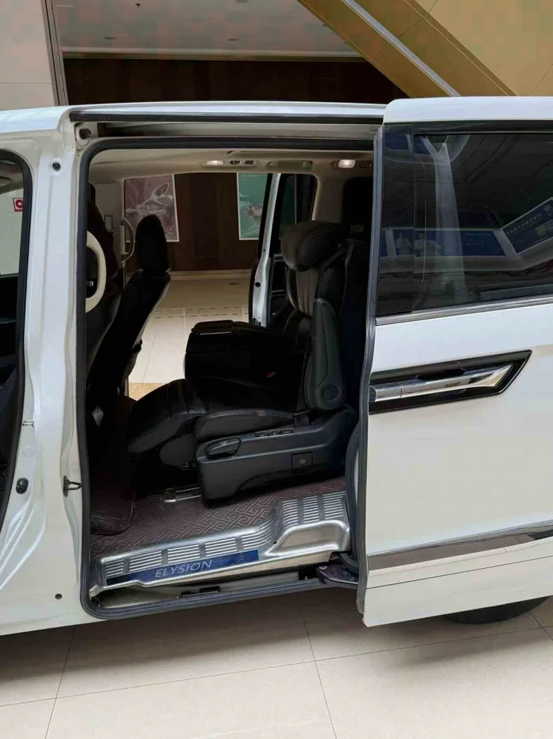 本田艾力绅 后面外观三