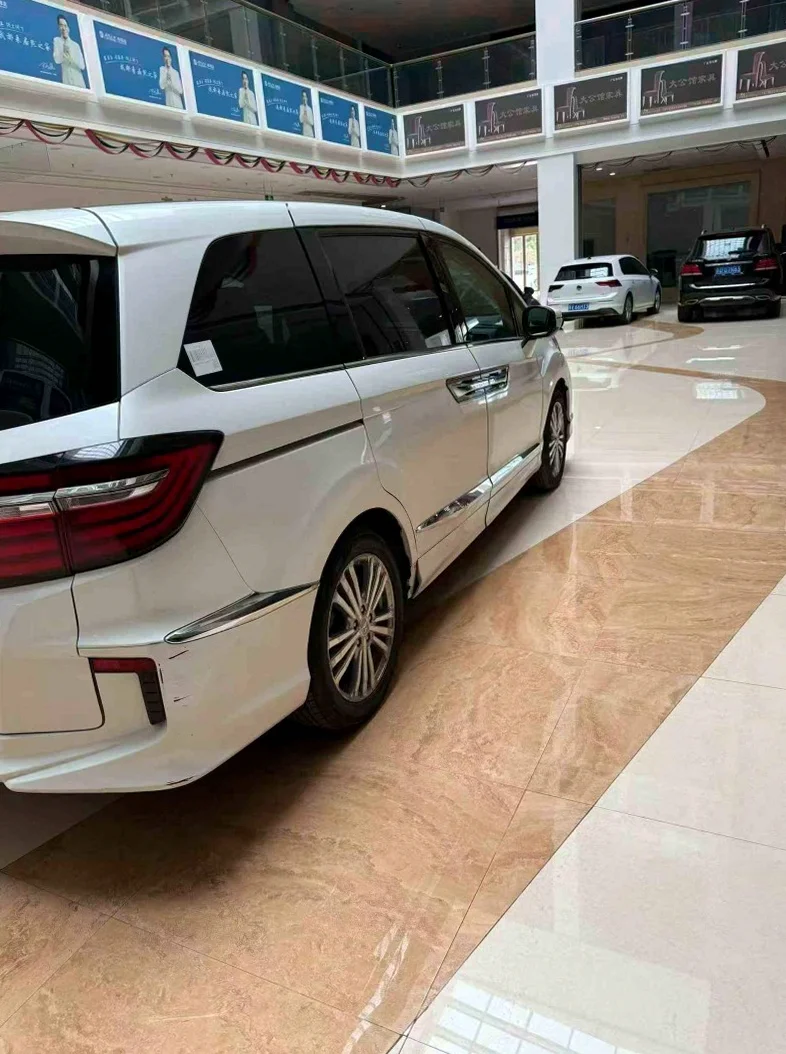 本田艾力绅 驾驶室