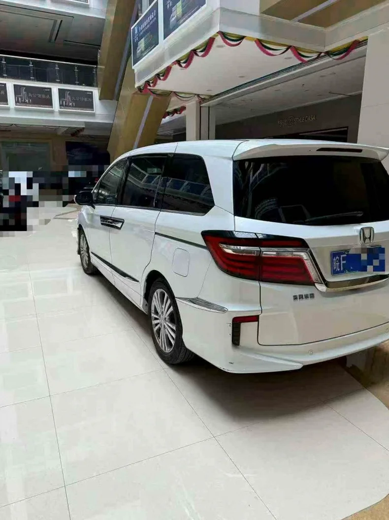 本田艾力绅 内饰后排