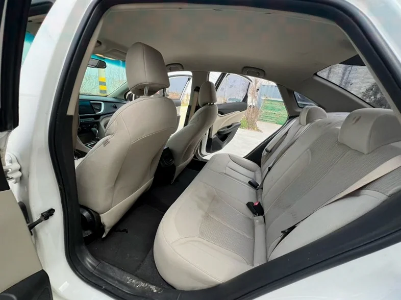 别克英朗 后面外观三