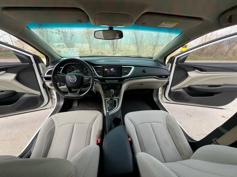 别克英朗 内饰前排