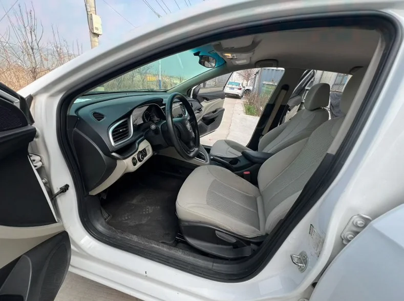 别克英朗 后面外观二