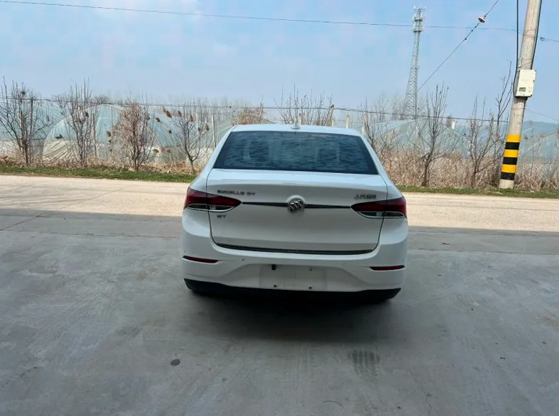 别克英朗 驾驶室