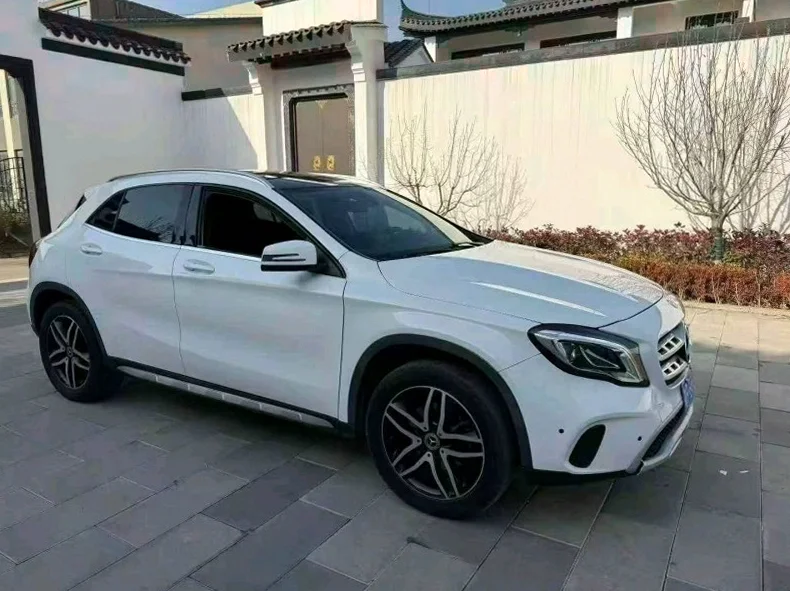 奔驰GLA 正面外观三