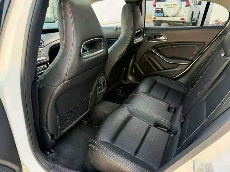 奔驰GLA 内饰前排