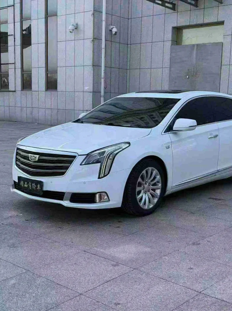 凯迪拉克XTS 正面外观三