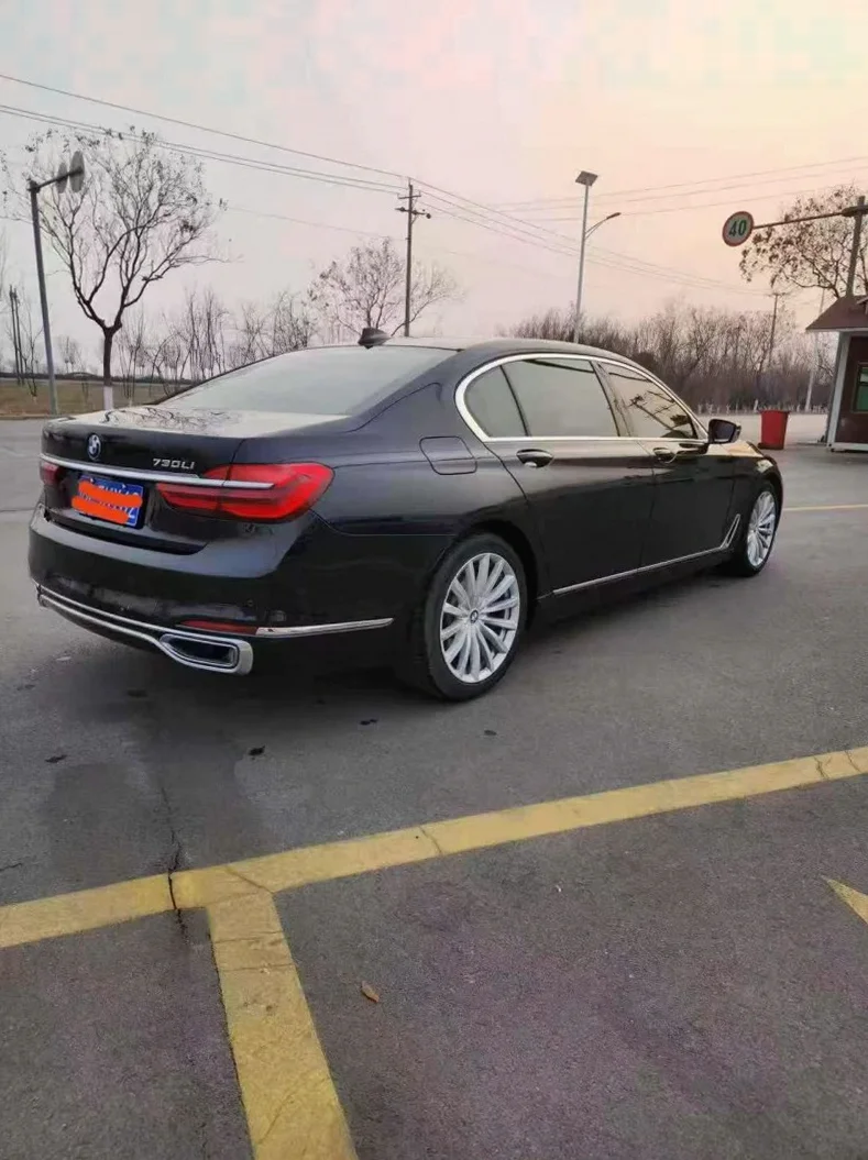 宝马7系 内饰后排