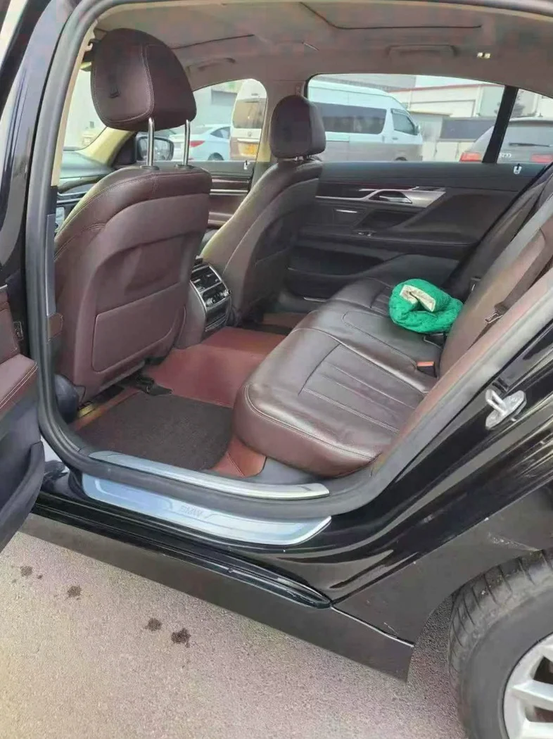 宝马7系 后面外观二