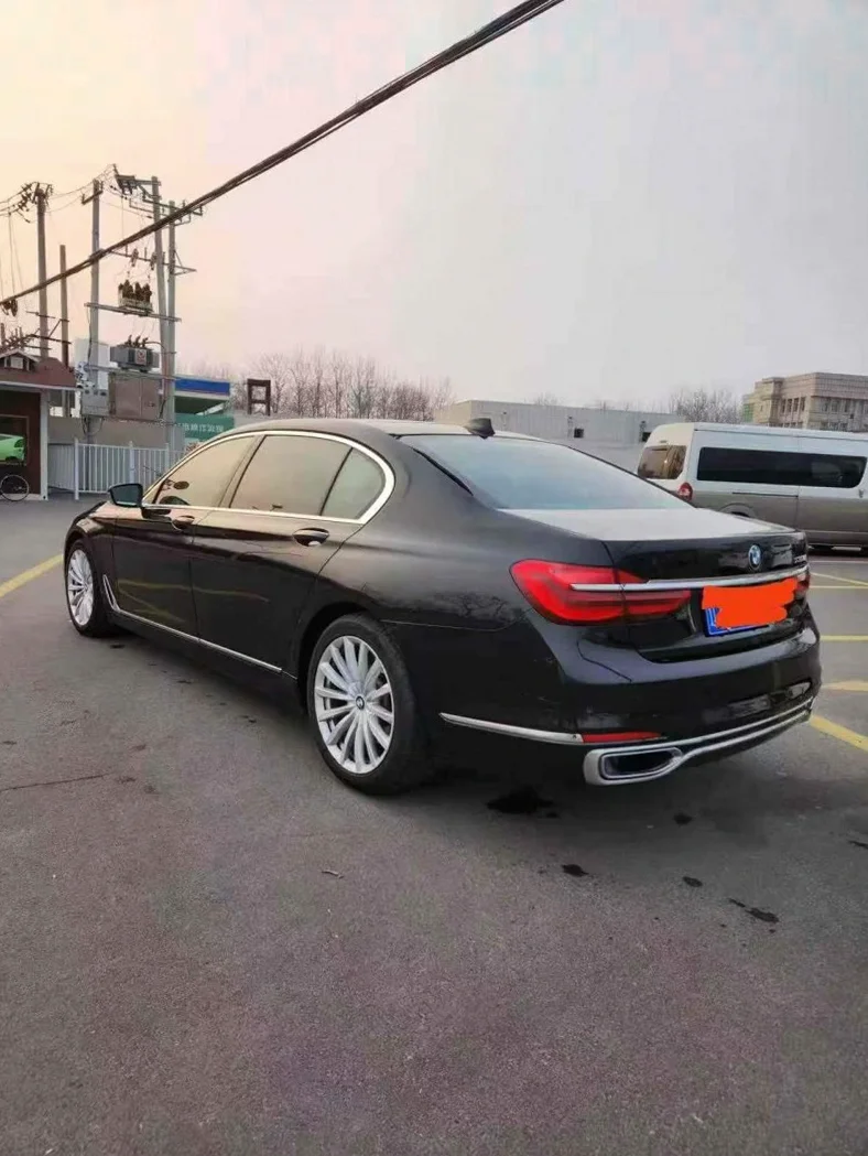 宝马7系 后面外观三