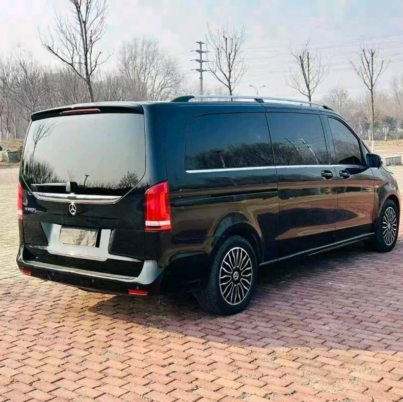 奔驰V 正面外观三