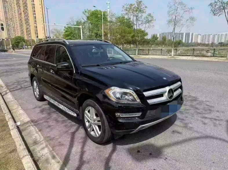 奔驰GL 正面外观二