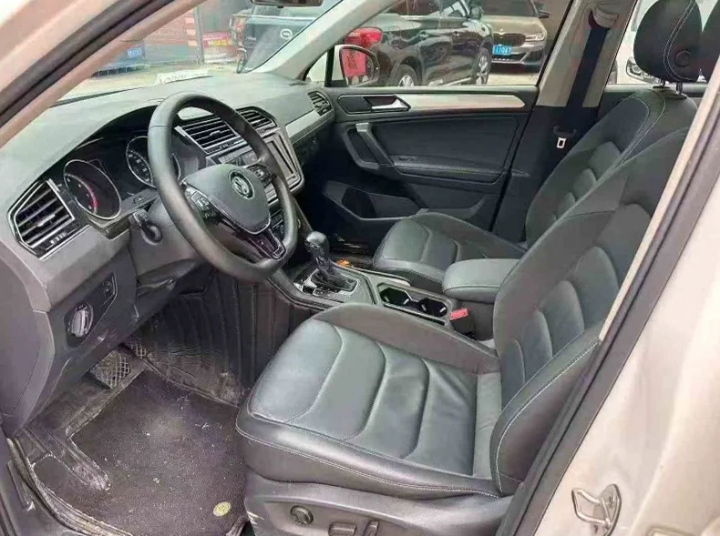 大众途观 驾驶室