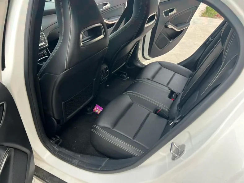 奔驰GLA 后面外观三