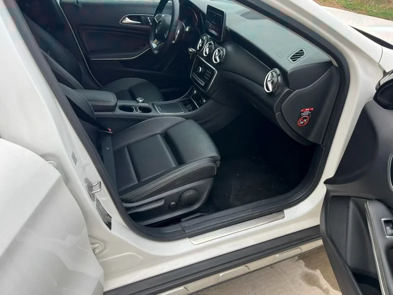 奔驰GLA 后面外观二