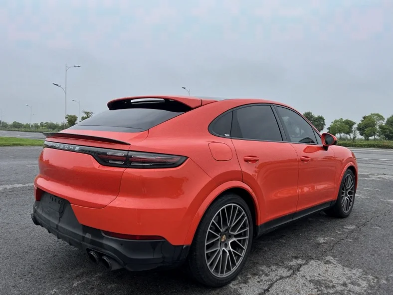 保时捷Macan 后面外观一