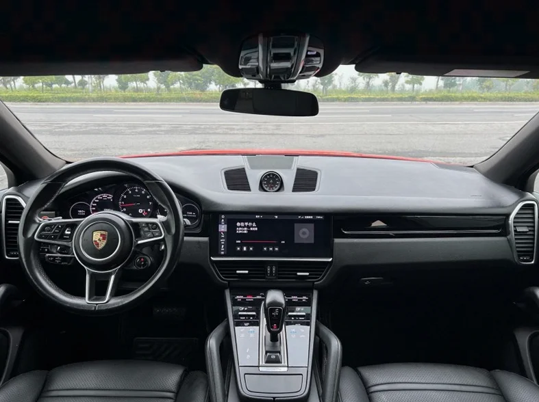 保时捷Macan 后面外观三