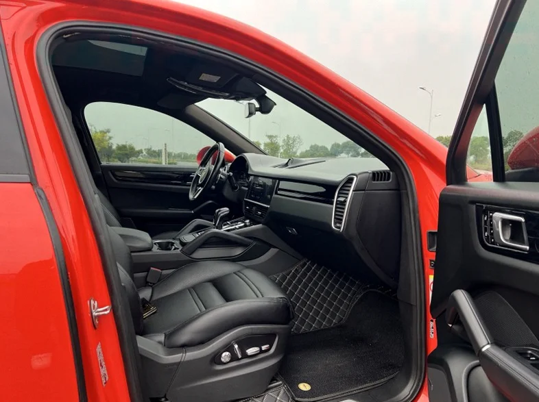 保时捷Macan 正面外观三