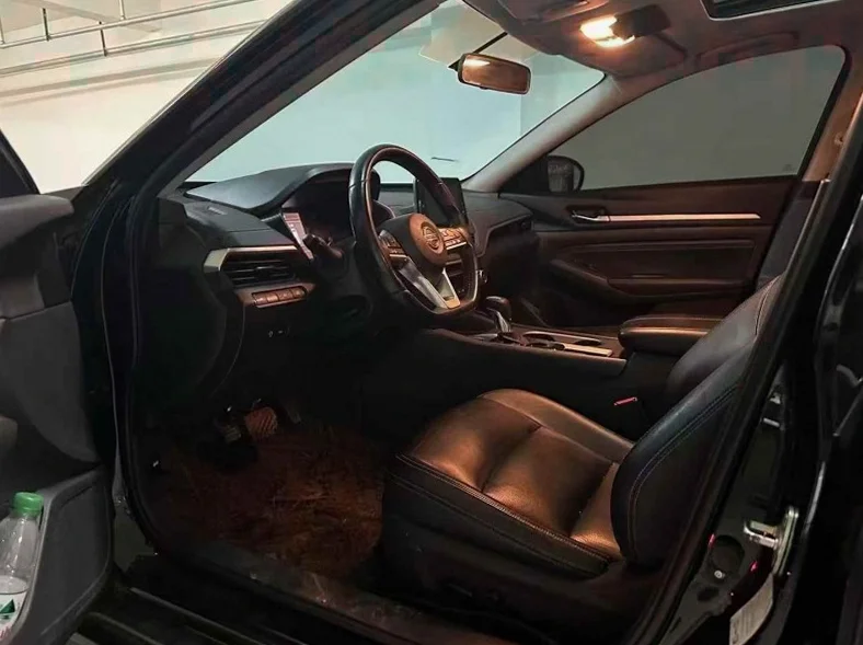 日产天籁 后面外观二