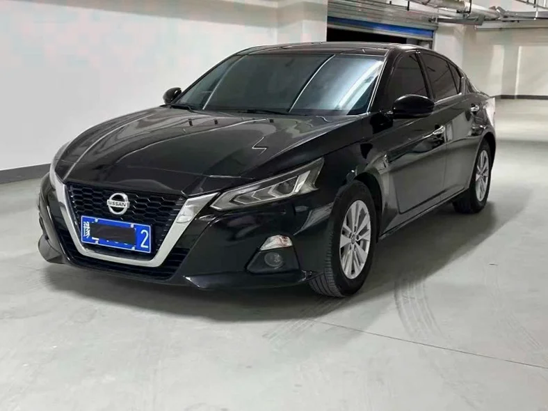 日产天籁 正面外观三