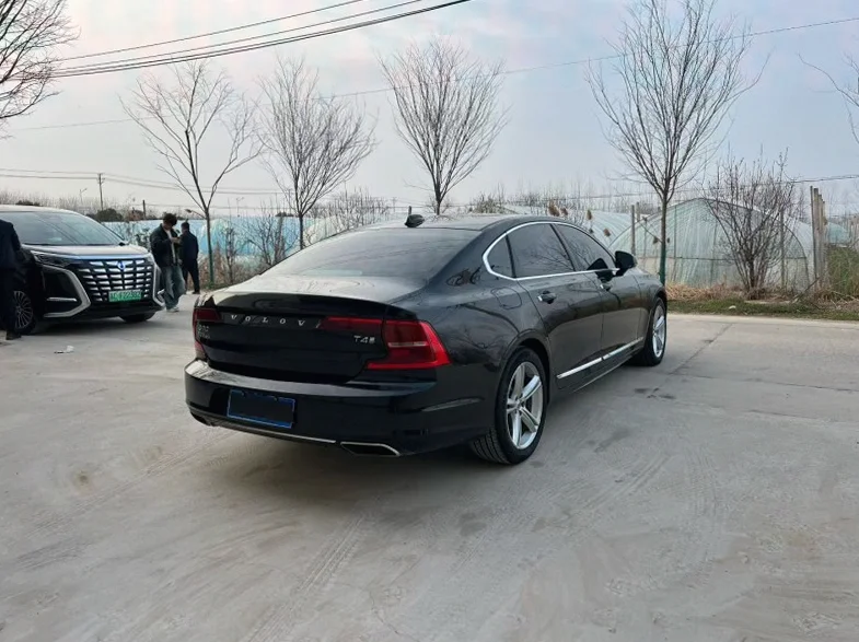 沃尔沃S90 后面外观一