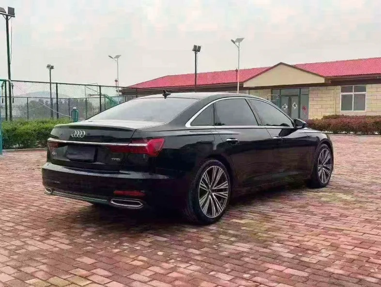 奥迪A6L 内饰后排