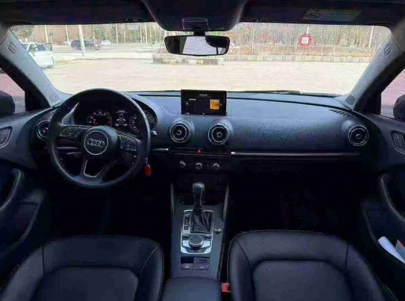 奥迪A3 后面外观一