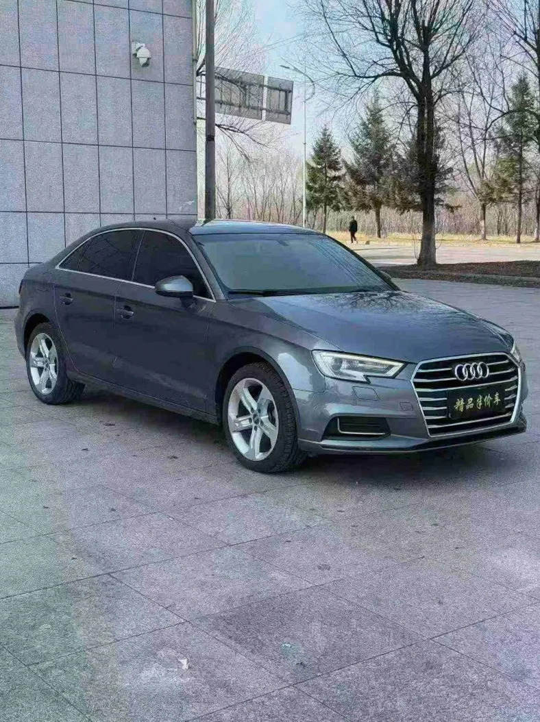 奥迪A3 正面外观二