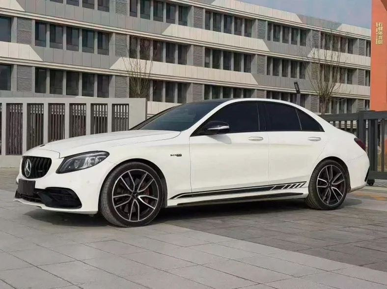 奔驰C 正面外观二