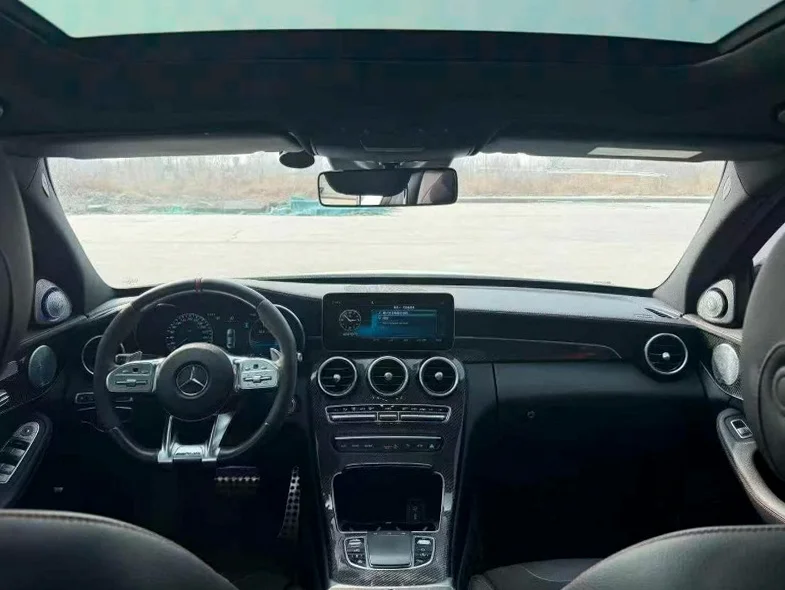 奔驰C 内饰前排