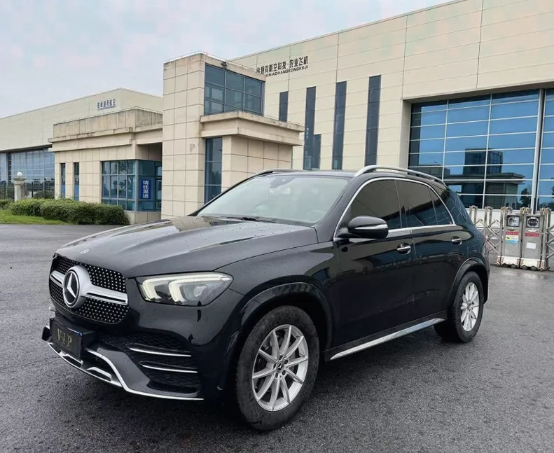 奔驰GLE 正面外观三